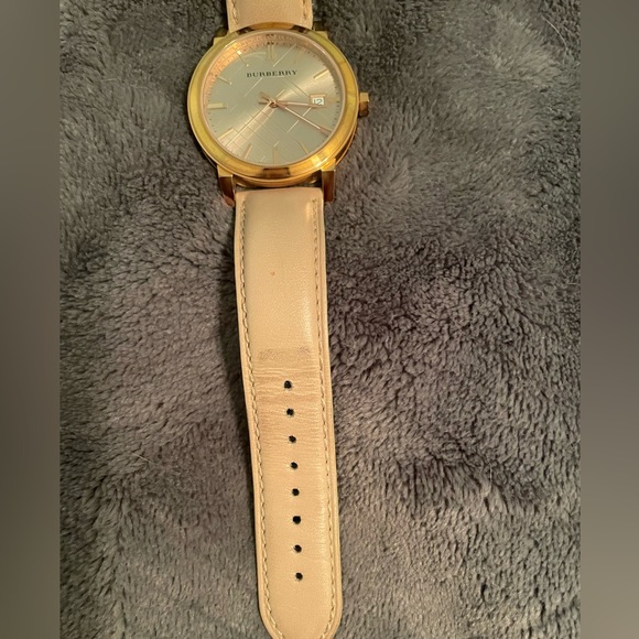 Burberry The City Beige Tan Dial Tan Leather Strap Watch For Women - Picture 5 of 5